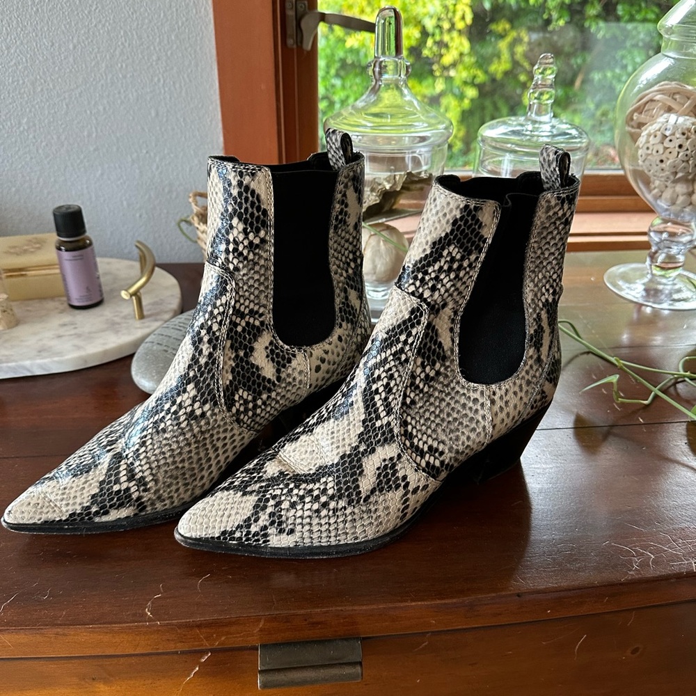 Paige snakeskin Willa Chelsea boots, sz 7.5
